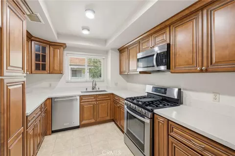 Kitchen - 3366 Darby #436, Simi Valley, CA 93063 photo 2 of 3
