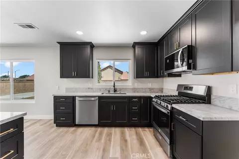 Kitchen - 709 Whitlatch, Lancaster, CA 93535 photo 3 of 5