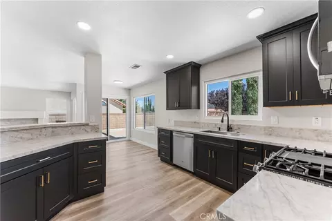Kitchen - 709 Whitlatch, Lancaster, CA 93535 photo 4 of 5
