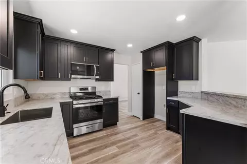 Kitchen - 709 Whitlatch, Lancaster, CA 93535 photo 2 of 5