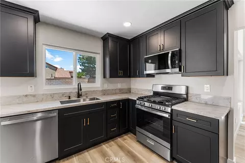 Kitchen - 709 Whitlatch, Lancaster, CA 93535 photo 5 of 5