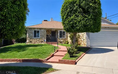 17001 Cantara, Lake Balboa, CA 91406