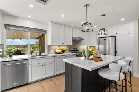 Kitchen - 27209 Corry Pl, Saugus, CA 91350 photo 4 of 4