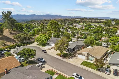 View/Area - 27209 Corry Pl, Saugus, CA 91350 photo 2 of 3