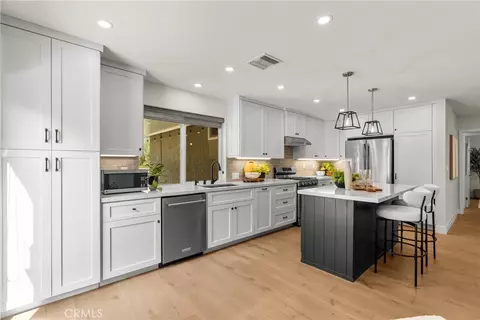 Kitchen - 27209 Corry Pl, Saugus, CA 91350 photo 2 of 4