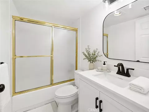 Bath - 2731 Erringer #89, Simi Valley, CA 93065 photo 1 of 1