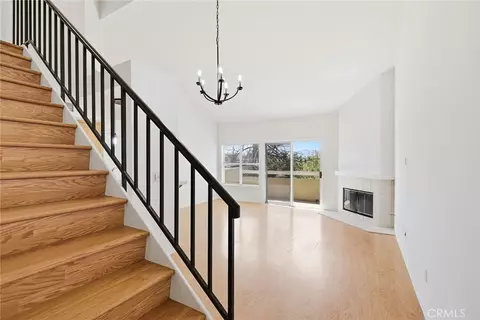 Living - 2731 Erringer, Simi Valley, CA 93065 photo 1 of 7