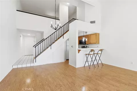 Living - 2731 Erringer, Simi Valley, CA 93065 photo 4 of 7