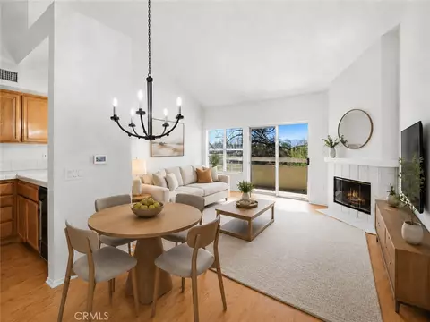 Living - 2731 Erringer #89, Simi Valley, CA 93065 photo 2 of 2