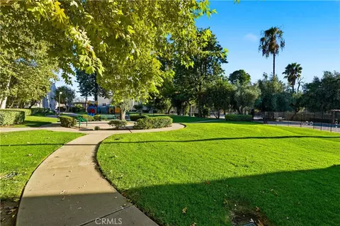 Exterior - 7651 Reseda #13-T, Reseda, CA 91335 photo 2 of 6