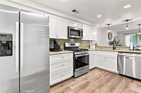 Kitchen - 1842 Rory Ln #4, Simi Valley, CA 93063 photo 2 of 3