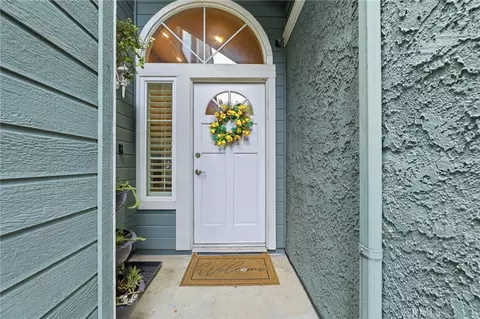 Entry Way - 1842 Rory Ln #4, Simi Valley, CA 93063 photo 2 of 5