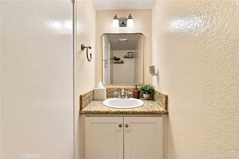 Bath - 1842 Rory Ln #4, Simi Valley, CA 93063 photo 1 of 5
