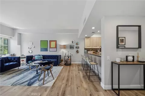7135 Hollywood Blvd #405, Los Angeles, CA 90046
