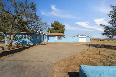 Exterior - 9400 Kemper Rd, Mojave, CA 93501 photo 6 of 9