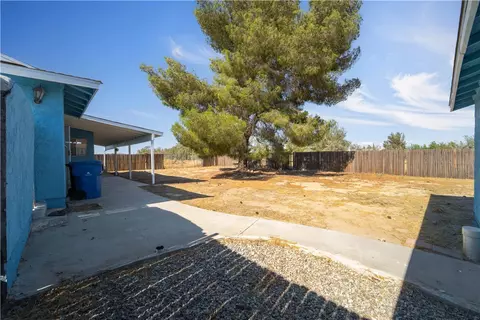 Exterior - 9400 Kemper Rd, Mojave, CA 93501 photo 4 of 9