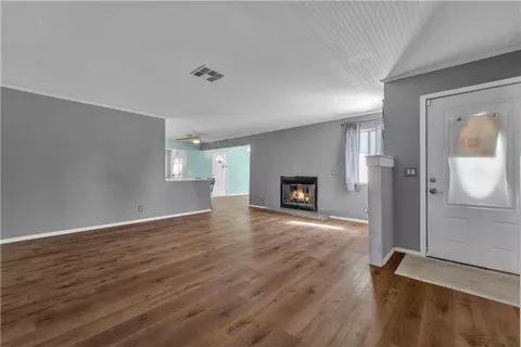 Living - 9400 Kemper Rd, Mojave, CA 93501 photo 1 of 3