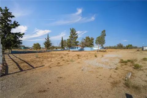 Exterior - 9400 Kemper Rd, Mojave, CA 93501 photo 9 of 9