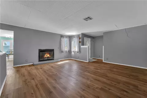 Living - 9400 Kemper Rd, Mojave, CA 93501 photo 2 of 3