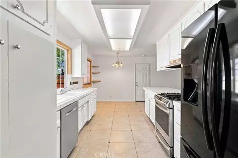 Kitchen - 5716 Katherine, Simi Valley, CA 93063 photo 4 of 4