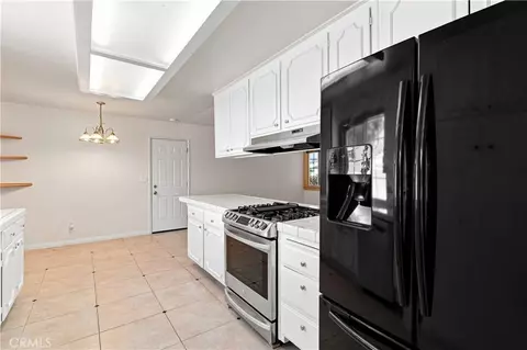 Kitchen - 5716 Katherine, Simi Valley, CA 93063 photo 3 of 4