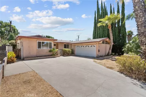10048 Swinton Ave, North Hills, CA 91343