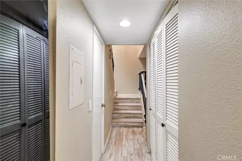 Entry Way - 6543 Stoney Vw #4, Simi Valley, CA 93063 photo 1 of 2