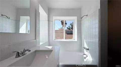 Bath - 1768 Mesa Dr, Lancaster, CA 93535 photo 1 of 3