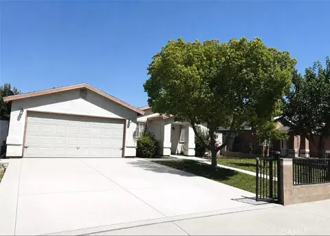 Exterior - 1850 Pepper Tree Close, Wasco, CA 93280 photo 3 of 6