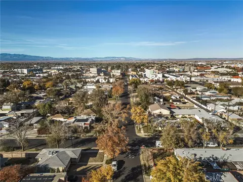 View/Area - 44702 Fig Ave, Lancaster, CA 93534 photo 8 of 10