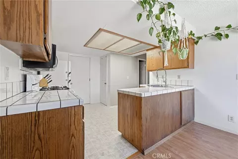 Kitchen - 18551 Glenview Ct, Tehachapi, CA 93561 photo 1 of 2