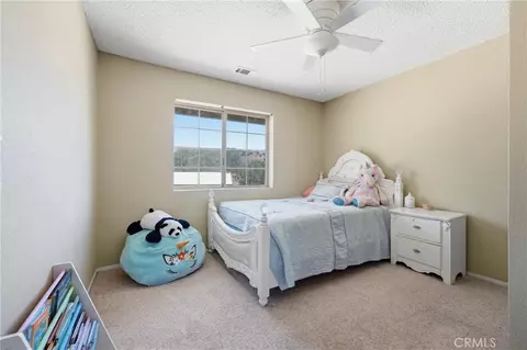 Bedroom - 18551 Glenview Ct, Tehachapi, CA 93561 photo 2 of 3