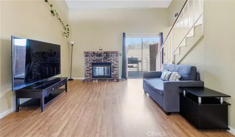Living - 18551 Glenview Ct, Tehachapi, CA 93561 photo 1 of 3