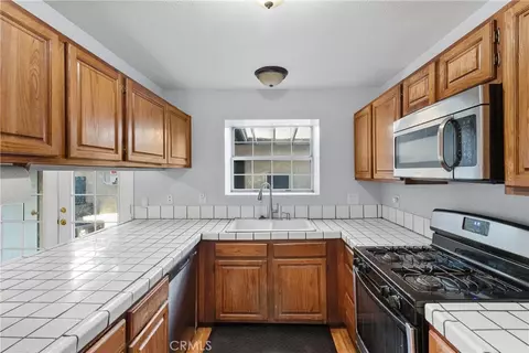 Kitchen - 43675 Park, Lancaster, CA 93534 photo 2 of 2