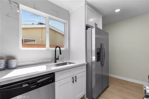 Kitchen - 512 E Lingard, Lancaster, CA 93535 photo 6 of 6