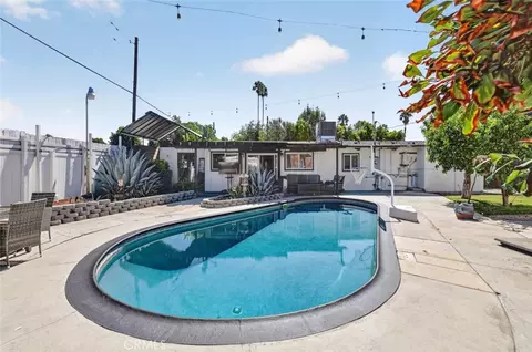Exterior - 7959 Bothwell Rd, Reseda, CA 91335 photo 20 of 25