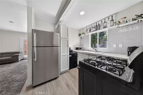 Kitchen - 7959 Bothwell Rd, Reseda, CA 91335 photo 3 of 8