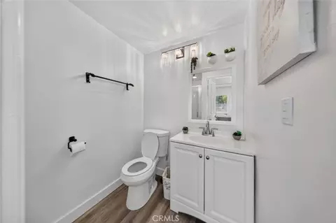 Bath - 7959 Bothwell Rd, Reseda, CA 91335 photo 5 of 5