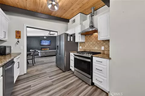 Kitchen - 7959 Bothwell Rd, Reseda, CA 91335 photo 1 of 8