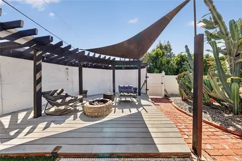 Exterior - 7959 Bothwell Rd, Reseda, CA 91335 photo 10 of 25