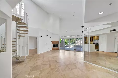 4477 Woodman Ave #305, Sherman Oaks, CA 91423