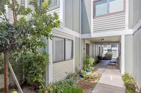 27068 Hidaway #7, Canyon Country, CA 91351
