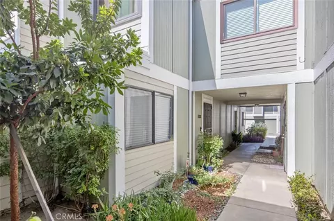27068 Hidaway #7, Canyon Country, CA 91351