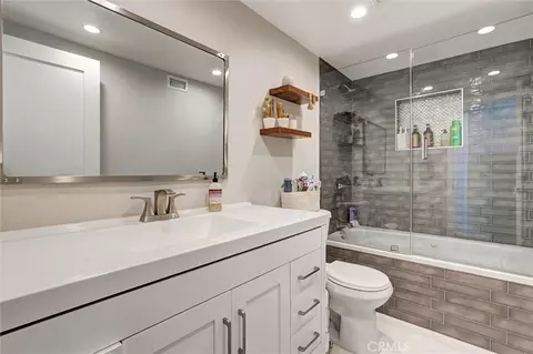 Bath - 2353 Burnside St, Simi Valley, CA 93065 photo 2 of 4