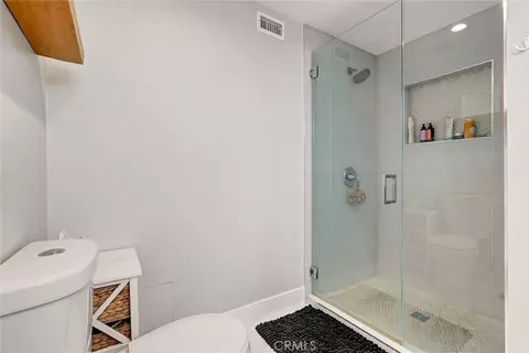 Bath - 2353 Burnside St, Simi Valley, CA 93065 photo 4 of 4