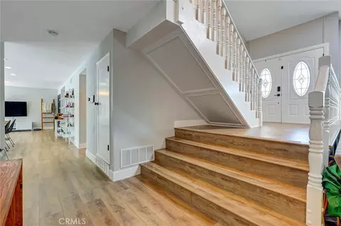 Entry Way - 2353 Burnside St, Simi Valley, CA 93065 photo 2 of 10