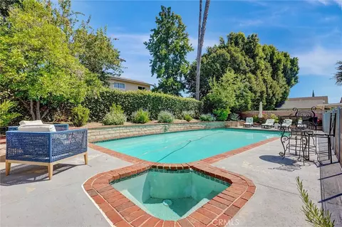 Exterior - 2353 Burnside St, Simi Valley, CA 93065 photo 5 of 7