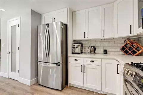 Kitchen - 2353 Burnside St, Simi Valley, CA 93065 photo 4 of 4