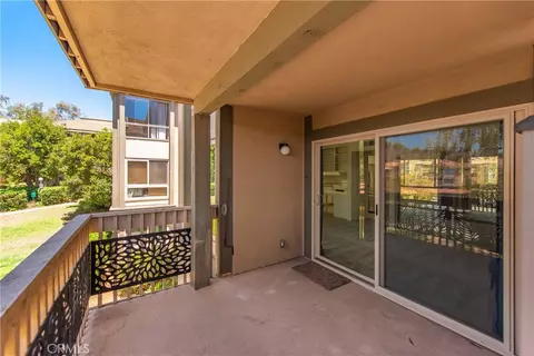 Exterior - 254 Sequoia Ct #26, Thousand Oaks, CA 91360 photo 3 of 9