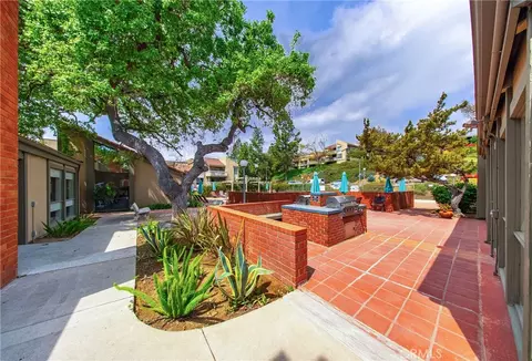 Exterior - 254 Sequoia Ct #26, Thousand Oaks, CA 91360 photo 7 of 9